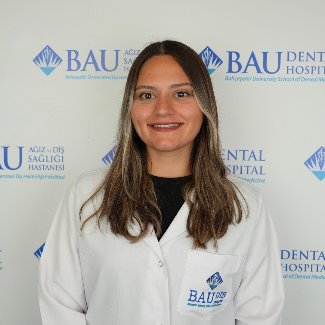 Uzm. Dt. Ecem Cömert